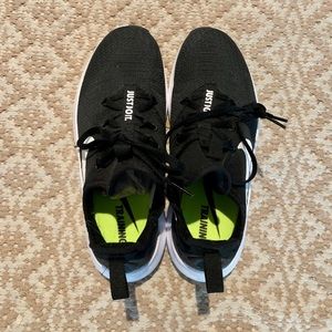 NWT women’s size 8 Nike athletic shoes